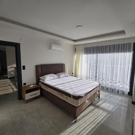 Villa * אלאניה