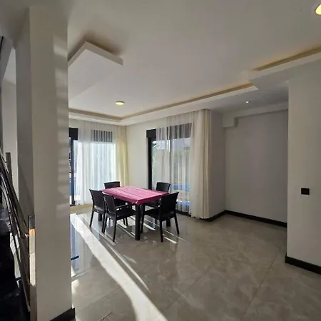 Villa דירה *