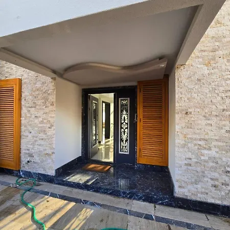 Villa אלאניה